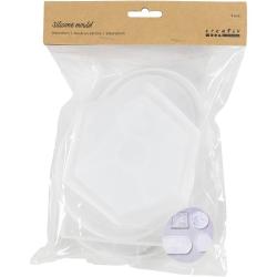 Vier weiße Platten in verschiedenen Formen: oval, rund, quadratisch und sechseckig. Alle Platten sind flach und ohne Muster.