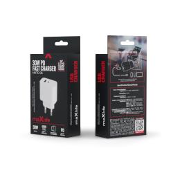 Weißes Ladegerät mit zwei Anschlüssen. Ein USB-A und ein USB-C Anschluss.