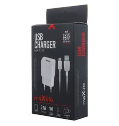 Weißes Ladegerät mit zwei Steckern. Dazu ein USB-Kabel mit einem USB- und einem USB-C-Anschluss.