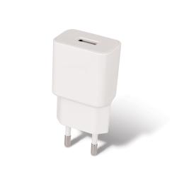 weißer Ladeadapter mit einem USB-Anschluss. Die Form ist quadratisch und kompakt.