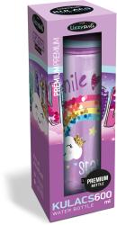 Wasserflasche in lila mit bunten Glitzersteinen. Verpackung zeigt fröhliche Wolke und den Schriftzug 'stay cute'.