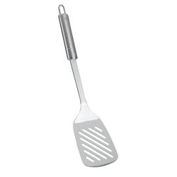 Edelstahl-Spatel mit flacher, rechteckiger Kelle. Löcher in der Kelle für das Abtropfen von Flüssigkeiten. Langer, ergonomischer Griff.
