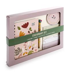 Stationery Set in einer Verpackung. Enthält ein Notizbuch, einen Stift, einen Spiegel und drei Notizzettel.