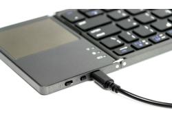 SILVERGEAR Faltbare Tastatur mit Touchpad