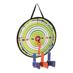 Wurfspiel mit Schaumäxten und Zielscheibe