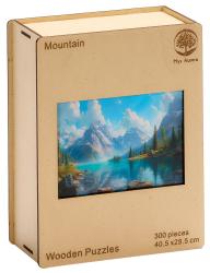 Holzpuzzle mit 300 Teilen. Motiv zeigt Berge und einen See.