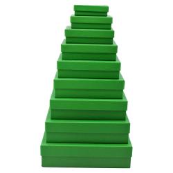 Acht grüne, rechteckige Boxen, gestapelt in abnehmender Größe. Einheitliches Design, matte Oberfläche.