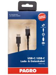 Schwarzes USB-C Lade- und Datenkabel. Länge: 1 Meter. Verpackung in blauem Design mit transparentem Sichtfenster.