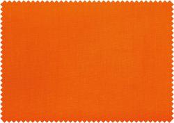 Rolle orangefarbener Stoff, ordentlich zusammengefaltet. Mit einem weißen Band gebunden und einem Etikett.