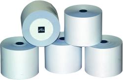 Fünf Rollen weißes Papier auf einem Tisch. Jede Rolle hat ein Loch in der Mitte.