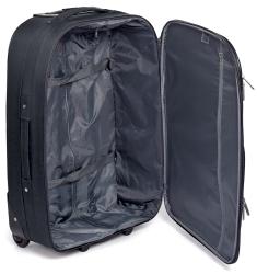 Schwarze Reisetasche mit Rollen. Innenraum ist leer und hat zwei Gurte zur Befestigung.