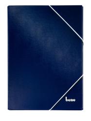 Dunkelblauer Ordner mit einer glatten Oberfläche. Geschlossen mit einem weißen Gummiband. Logo 'bene' in Weiß unten rechts.