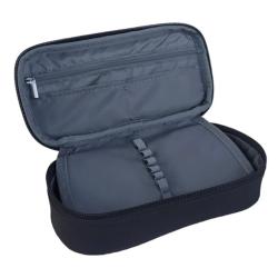 Schwarze, rechteckige Federmappe mit Reißverschluss. Material sieht robust aus.