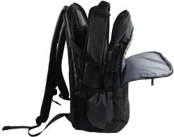 schwarzer Rucksack mit mehreren Fächern. Gepolsterte Rückseite und Tragegurte. Reißverschluss vorne und seitliche Netztaschen.