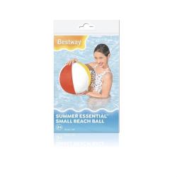 Bunte Strandball mit rot, blau, gelb und weiß. Rund und aufblasbar.