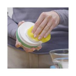 Runde Dose mit einem Reinigungsmittel. Gelbe Verpackung mit Zitronenmotiv.