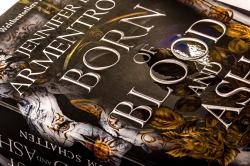 Jennifer L. Armentrout: Born of Blood and Ash - Eine Liebe im Schatten - Taschenbuch