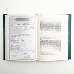 Buchcover mit dem Titel 'Der Chip Krieg' von Chris Miller. Grafische Darstellung einer Weltkarte mit digitalen Elementen.