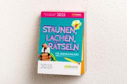 Staunen, Lachen, Rätseln 2025: Der Schülerkalender für Grundschulkids - Tagesabreißkalender zum Aufstellen oder Aufhängen