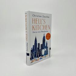 Buchcover mit dem Titel Hell's Kitchen. Darstellung einer Skyline von New York mit bekannten Wolkenkratzern in Blau- und Grautönen.