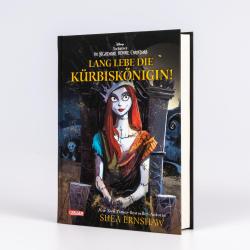 Buchcover mit dem Titel 'Lang lebe die Kürbiskönigin!'. Abbildung einer Figur mit roten Haaren und einem gruseligen, aber stilvollen Design.