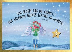 Hintergrund in blau mit weißen Schneeflocken. In der Mitte ein Kind mit Flügeln, das einen Blumenstrauß hält, und ein Zitat von Mark Twain.