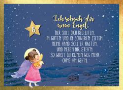 Weihnachtskarte mit Schneefall, eine kleine Engel-Figur mit Flügeln hält ein Kind im Arm. Im Hintergrund verschneite Tannen und Häuser, goldener Rand.