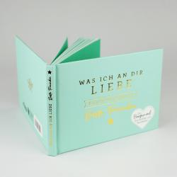 Hübsches Buch mit hellblauer Umschlagseite. Titel auf der Vorderseite: Was ich an dir Liebe, Beste Freundin, Adventskalender.