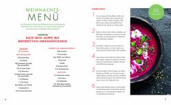 Zwei Seiten eines Rezeptes mit Überschrift Weihnachtsmenü. Linke Seite mit Zutatenliste, rechte Seite mit Kochanleitung und Bild einer tiefschwarzen Schüssel mit roter Suppe und grünen Kräutern.