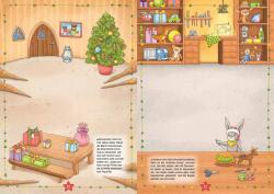 Weihnachtsbaum mit bunten Kugeln und Lametta in einer roten Topf. Im Hintergrund ein Holzhaus mit Tür und Fenster, an der Wand ein Familienfoto.