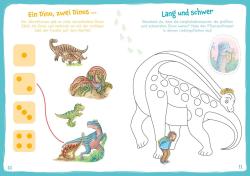 Buchcover mit dem Titel 'Mach mit! Dinos'. Bunte Illustrationen von Dinosauriern und einem Kind.
