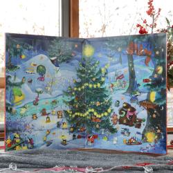 Adventskalender mit winterlichem Weihnachtsbaum, Tieren und Geschenken. Bunte Illustration mit Sternen, Lichtern und Schneelandschaft.