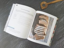 Ina-Janine Johnsen: Zimtschnecke und Dinkelbrot - gebunden