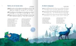 Buchcover mit dem Titel 'Meine schönsten Kinderlieder'. Bunte Illustration eines Baumes mit Kindern, die musizieren.