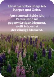 Buchcover mit dem Titel 'Achtsam Atmen'. Hintergrund in Blau mit Wolken und einem runden, orangen Element.