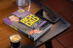 Robert T. Kiyosaki: Rich Dad Poor Dad - Taschenbuch