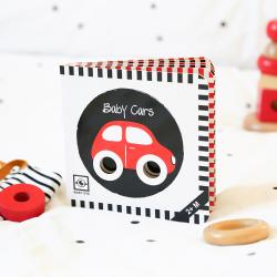 Agnieszka Sawczyn: Baby Cars: Kontrastbuch für Babys mit Öffnungen · kontrastreiche Bilder angepasst an Babyaugen · Schwarz Weiß Rot Buch für Neugeborene · Mein erstes Bilderbuch · Montessori Buch