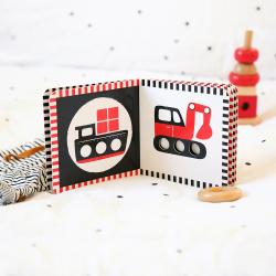 Agnieszka Sawczyn: Baby Cars: Kontrastbuch für Babys mit Öffnungen · kontrastreiche Bilder angepasst an Babyaugen · Schwarz Weiß Rot Buch für Neugeborene · Mein erstes Bilderbuch · Montessori Buch