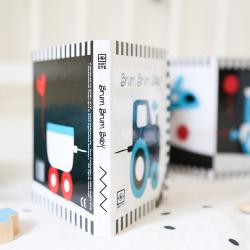 Agnieszka Sawczyn: Brum, Brum, Baby: Kontrastreiches Faltbuch für Babys · Kontrastbuch angepasst an Babyaugen · Schwarz Weiß Primärfarben Buch für Neugeborene · Mein erstes Bilderbuch · Montessori Buch