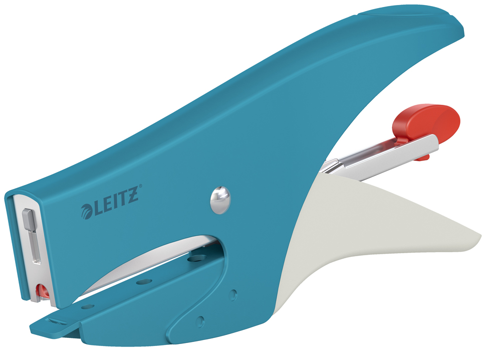 blauer Hefter mit ergonomischem Design. Roter Druckknopf zum Öffnen. Metallische Klammermechanik sichtbar.