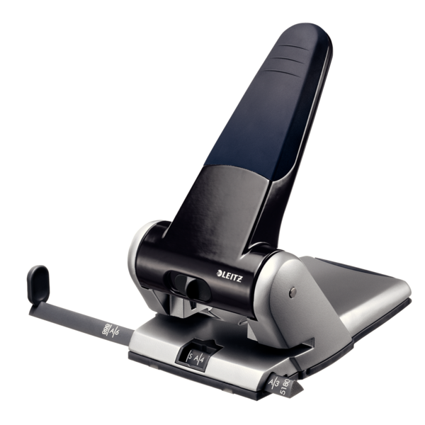 Schwarzer Locher mit silberner Basis. Der Hebel ist ergonomisch geformt.