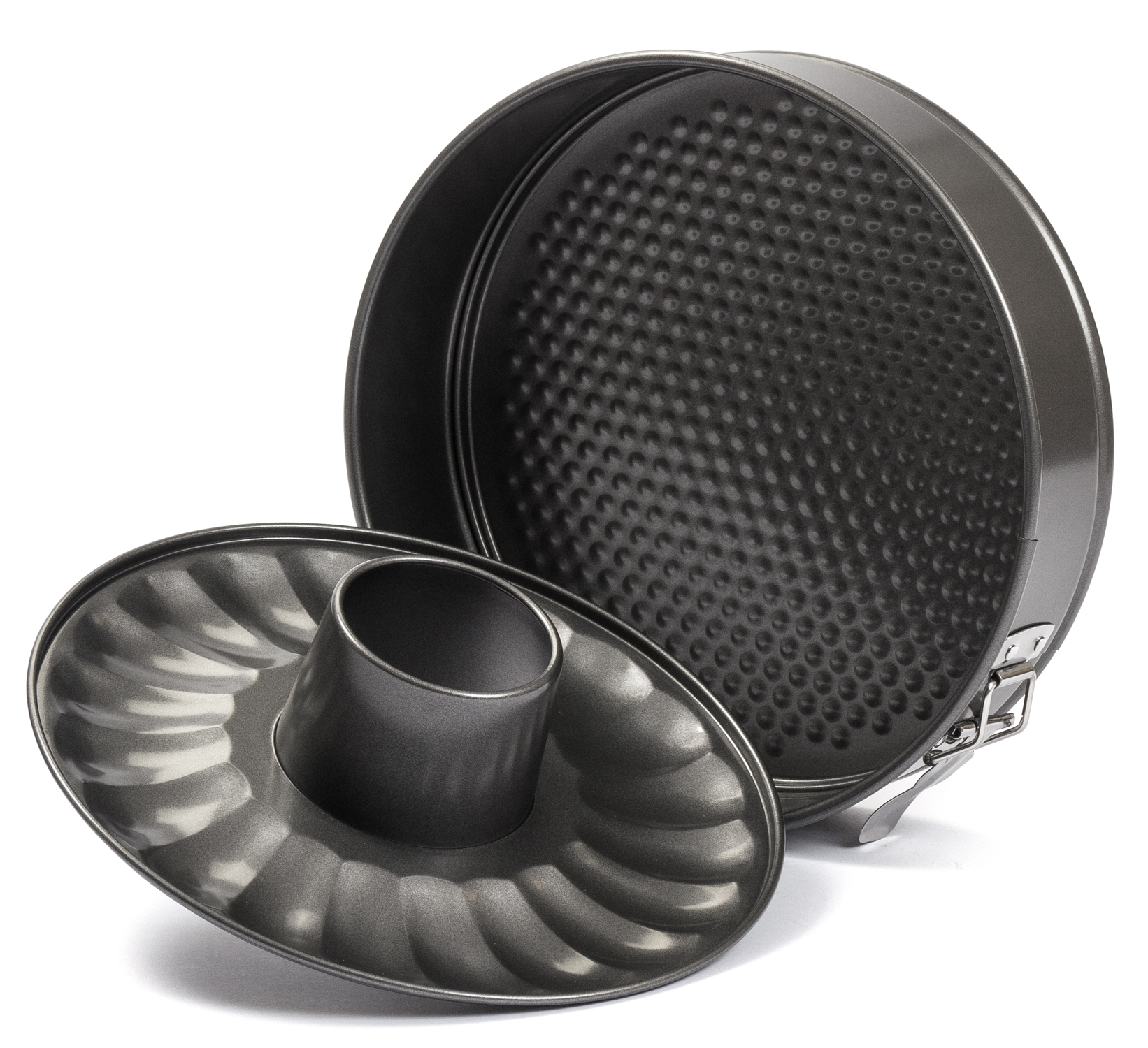 Zwei Backformen aus Metall. Eine runde Form mit herausnehmbarem Boden und eine Gugelhupfform.