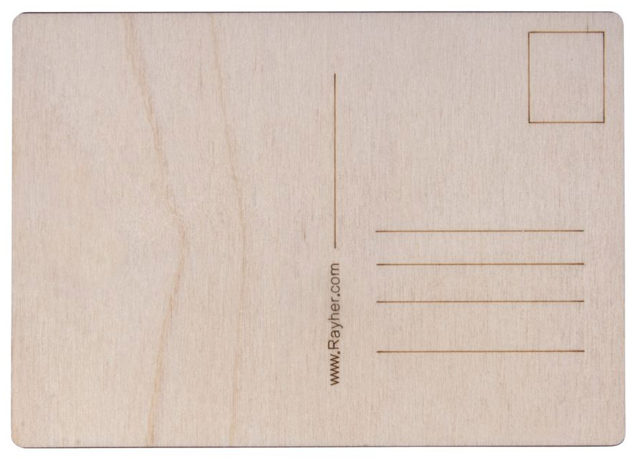 Holzpostkarte, glatte Oberfläche, keine Bilder oder Texte, rechteckig, mit Platz für Adresse und Briefmarke.