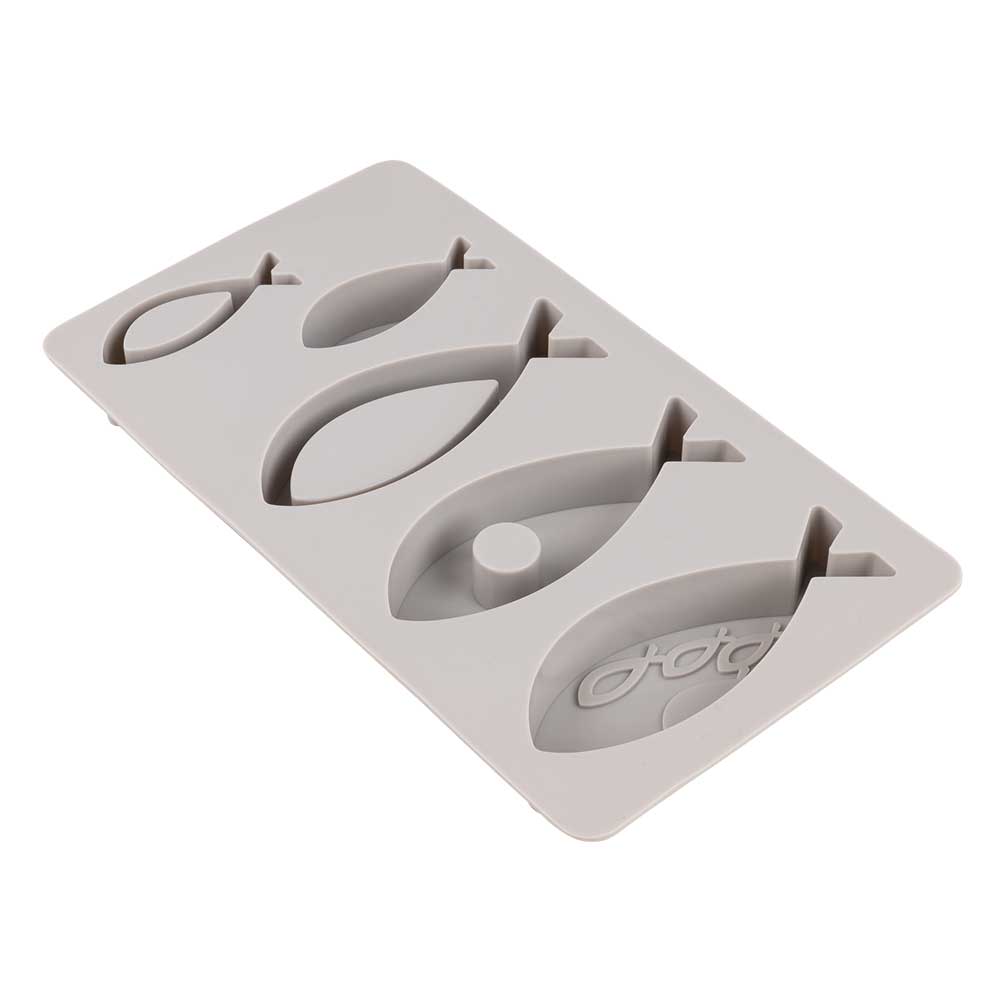Silikonform mit vier Fischmotiven in verschiedenen Größen. Die Form ist grau und hat eine glatte Oberfläche.