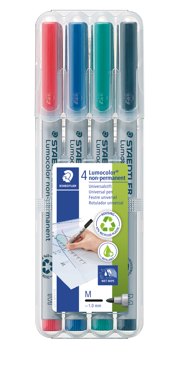 Set von vier Markern in rot, blau, grün und schwarz. Verpackung aus transparentem Kunststoff. Marker sind nachfüllbar und aus 97% recyceltem Material.