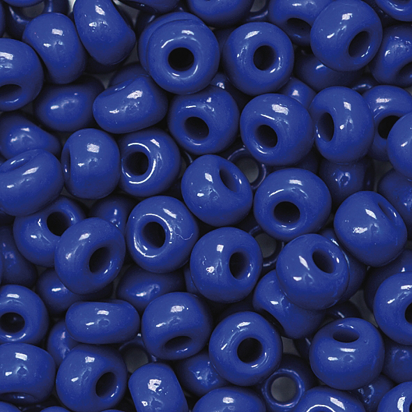 Bunte, runde Perlen in kräftigem Blau. Glänzende Oberfläche, mittleres Loch in der Mitte.