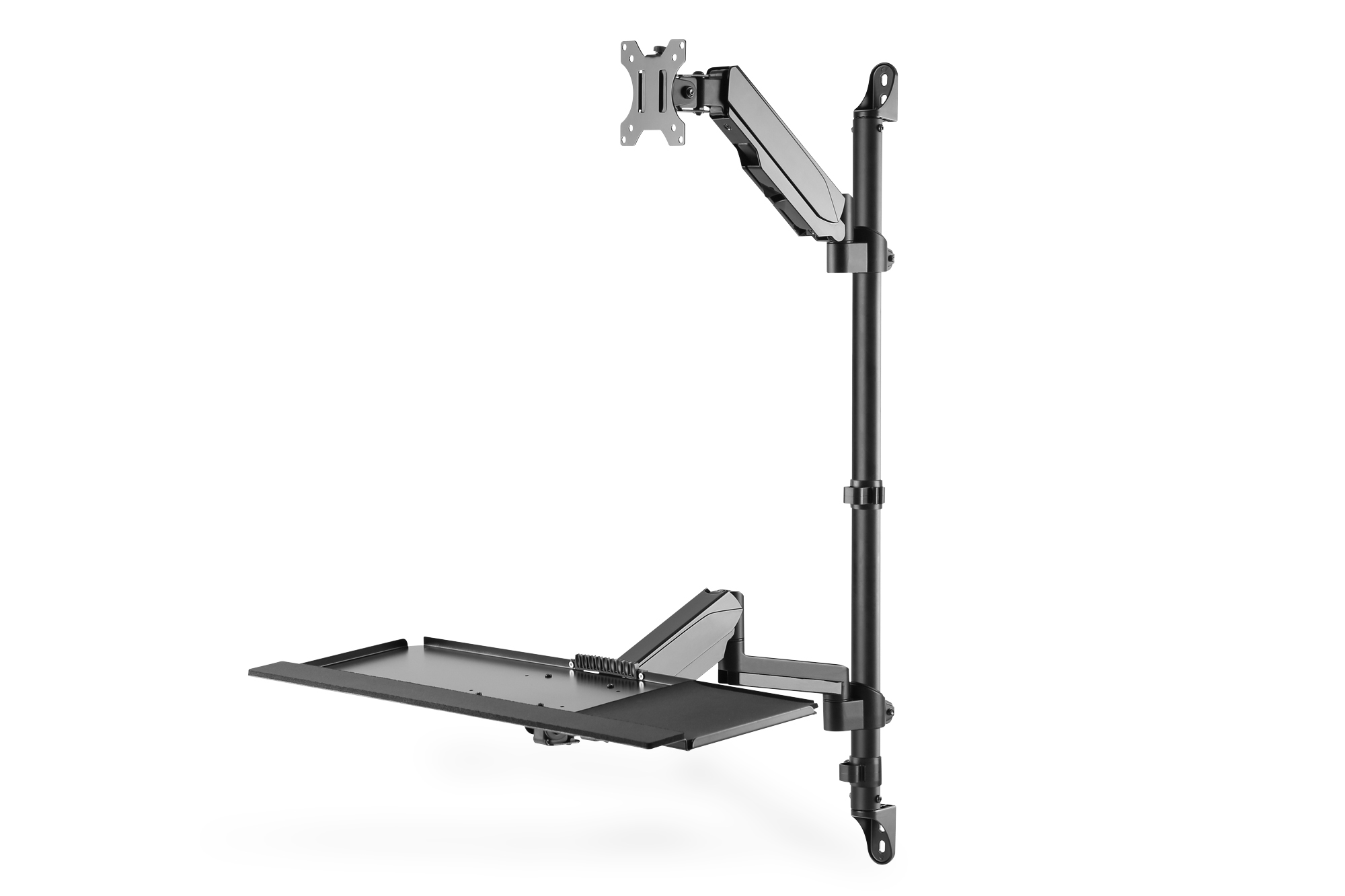Schwenkbarer Monitorarm aus schwarzem Metall. Mit einer Ablagefläche für Geräte.