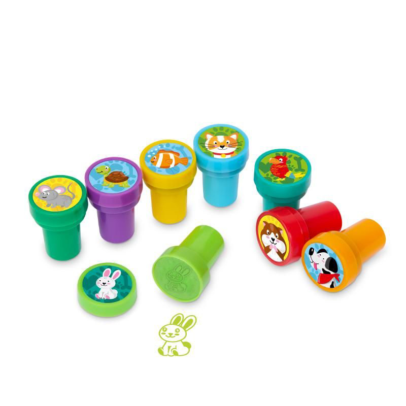 Acht bunte Stempel mit Tiermotiven. Farben: grün, lila, blau, orange, gelb. Motive: Maus, Schildkröte, Fisch, Katze, Hase, Hund, Waschbär, Krebs.