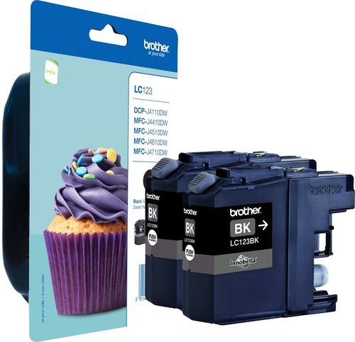 Zwei schwarze Druckerpatronen von Brother. Verpackung zeigt einen bunten Muffin.