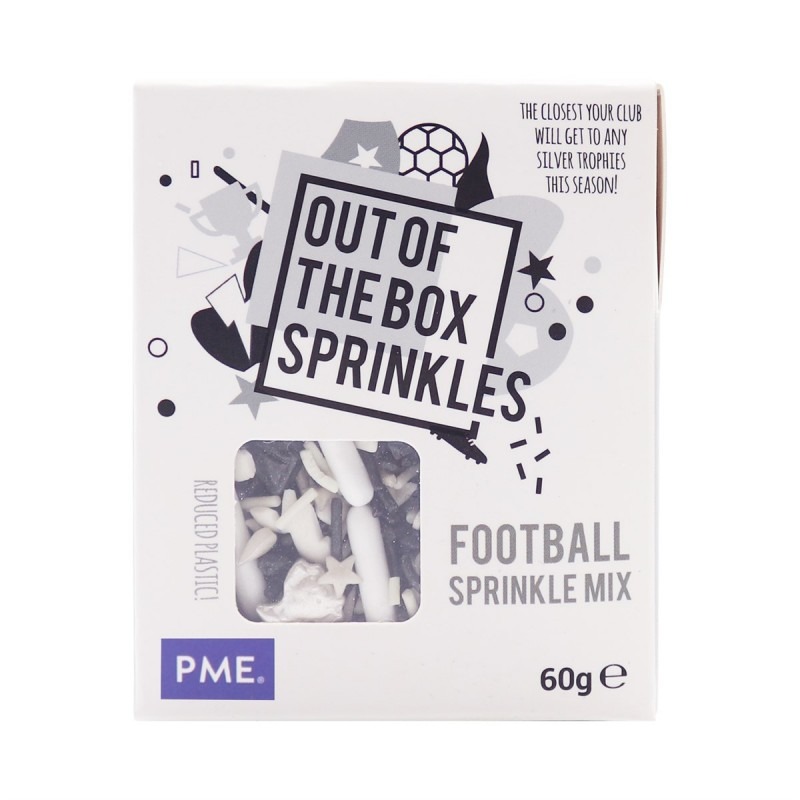 Verpackung mit Fußballstreuseln in Schwarz, Weiß und Silber. Enthält verschiedene Formen wie Sterne und Fußball.